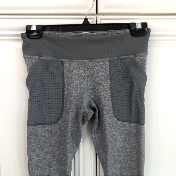 Ivivva by Lululemon reversible girl’s leggings - Picture 2 of 13